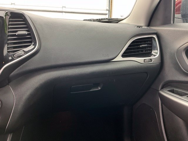 Used 2020 Jeep Cherokee Limited AWD/4WD image 11