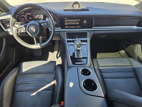 Used 2023 Porsche Panamera 4 Platinum Edition image 17