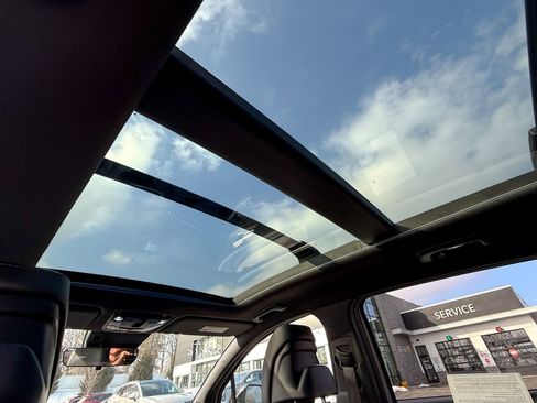 Used 2024 Kia Sportage X-Line w/ X-Line Premium Package image 38