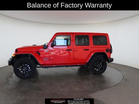 Used 2025 Jeep Wrangler Unlimited Sahara w/ Safety Group image 6