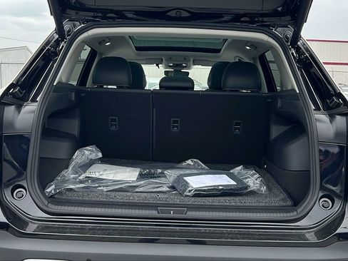 New 2026 Volkswagen Tiguan SE image 15