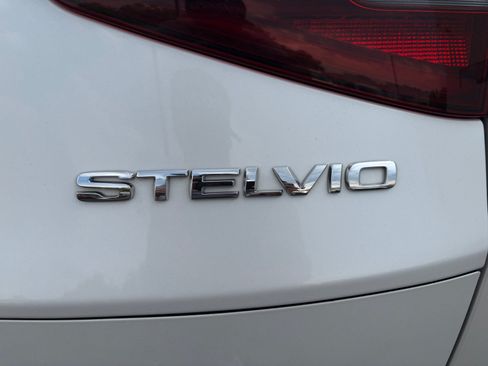 Used 2018 Alfa Romeo Stelvio Ti AWD/4WD image 24