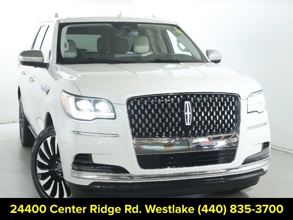 Used 2022 Lincoln Navigator L Black Label AWD/4WD image 2