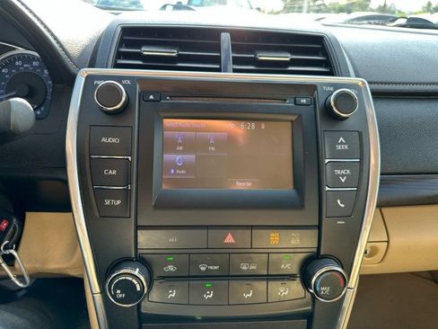 Used 2017 Toyota Camry LE FWD image 19