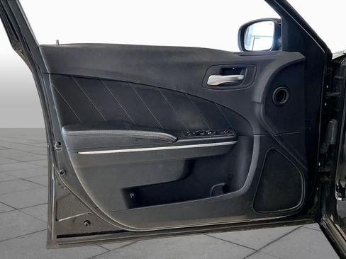Used 2019 Dodge Charger SXT RWD image 20
