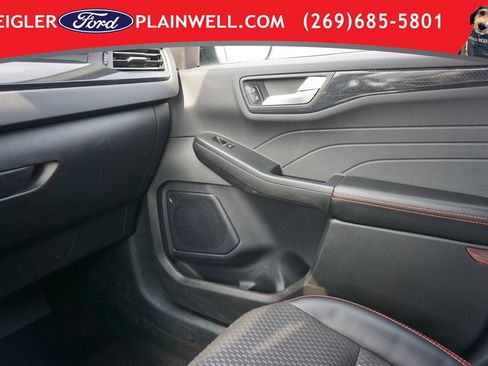 Used 2024 Ford Escape ST-Line w/ Tech Pack #1 AWD/4WD image 33