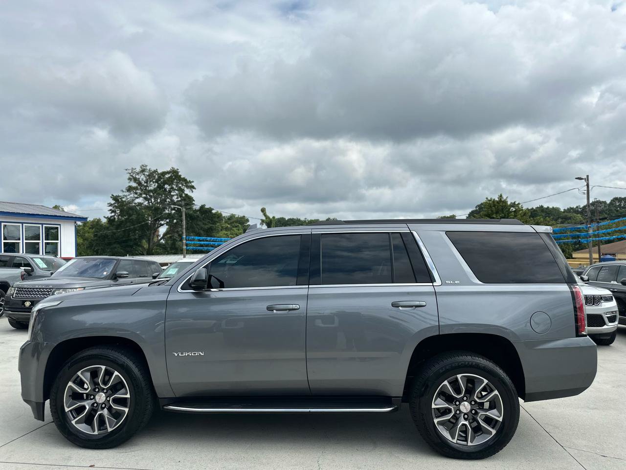 Used 2020 GMC Yukon SLE RWD image 4