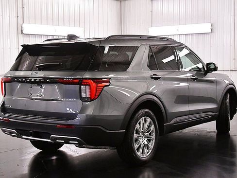 New 2026 Ford Explorer Active w/ Active Comfort Package AWD/4WD image 7