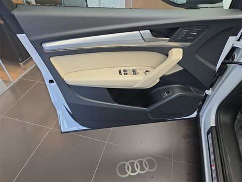 Certified 2025 Audi Q5 2.0T Premium image 5