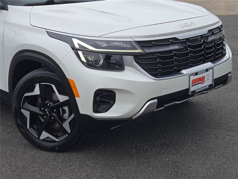 Used 2025 Kia Seltos S FWD image 2