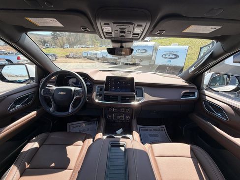 Used 2024 Chevrolet Tahoe High Country AWD/4WD image 36