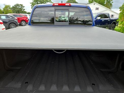 Used 2022 Nissan Frontier SV image 8