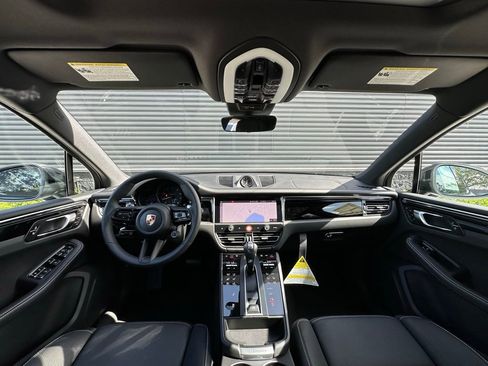 Certified 2025 Porsche Macan Turbo image 32