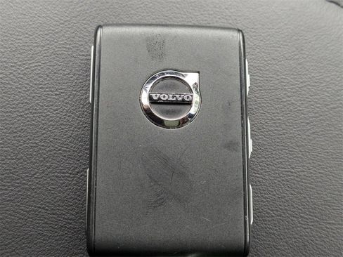 Used 2023 Volvo XC60 B5 Plus w/ Protection Package image 30