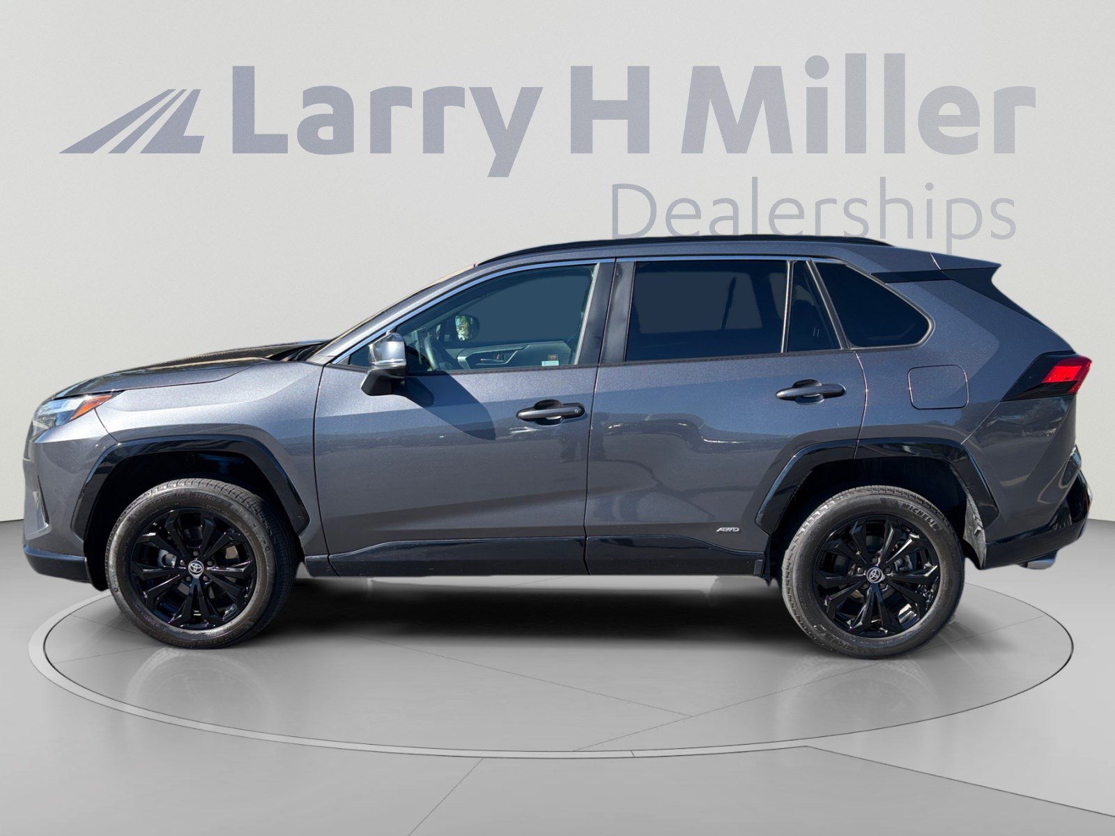 Certified 2022 Toyota RAV4 SE w/ Convenience Package AWD/4WD image 2