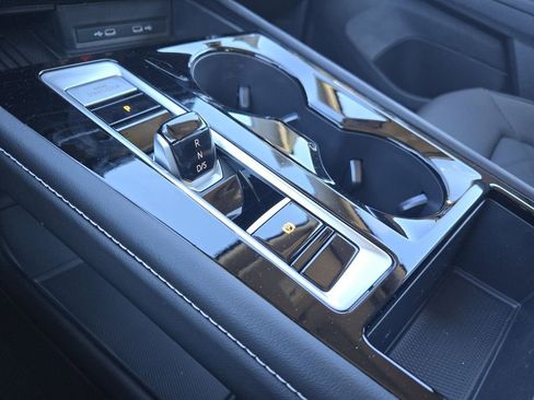 New 2026 Volkswagen Atlas SE FWD image 16