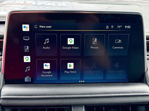 Used 2022 Chevrolet Suburban Z71 w/ Z71 Off-Road Package AWD/4WD image 18