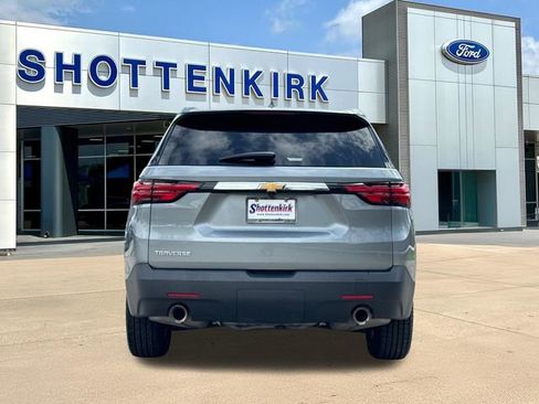 Used 2023 Chevrolet Traverse LS FWD image 7