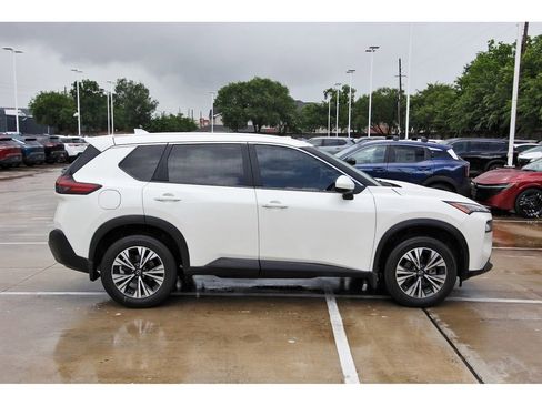 Used 2023 Nissan Rogue SV FWD image 8