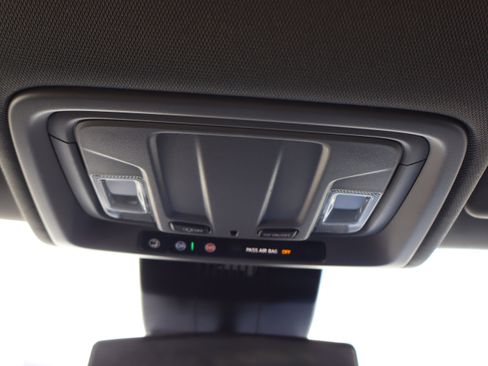 Used 2025 Chevrolet Silverado 1500 W/T w/ WT Value Package image 27