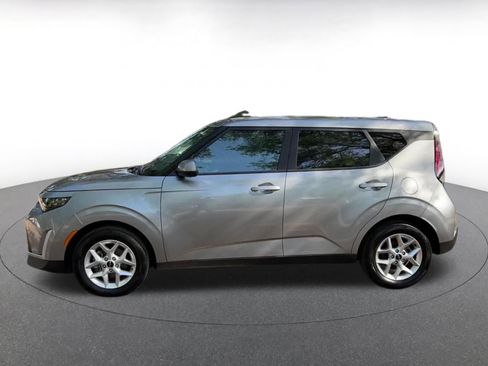 Used 2025 Kia Soul LX w/ LX Technology Package image 9