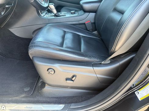 Used 2020 Jeep Grand Cherokee Limited image 13