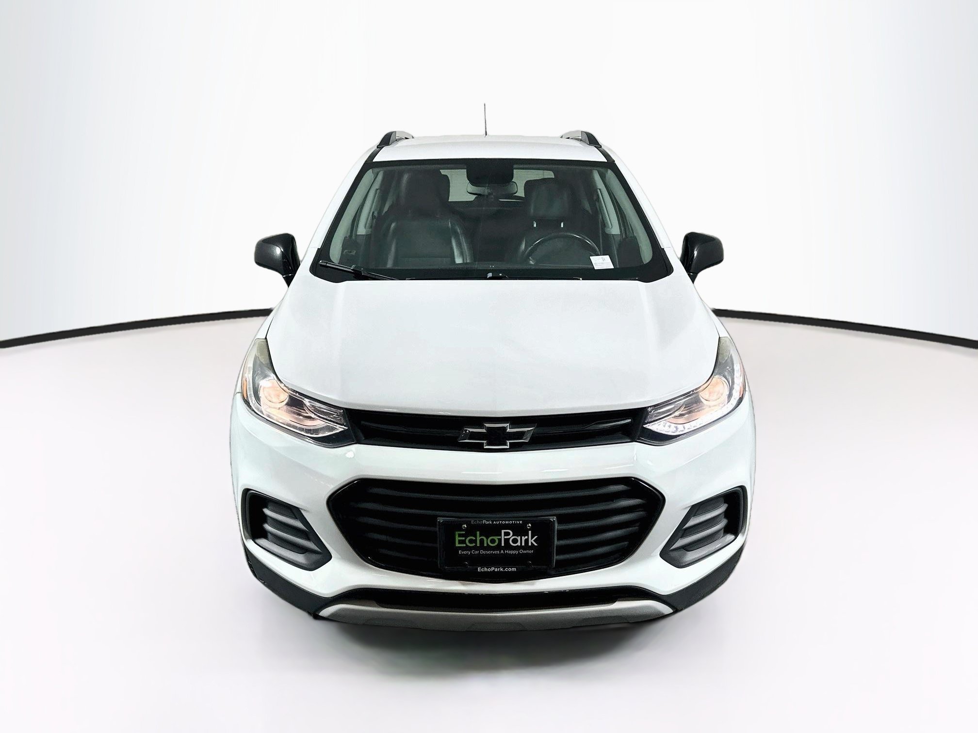 Used 2019 Chevrolet Trax LT w/ Redline Edition FWD image 2