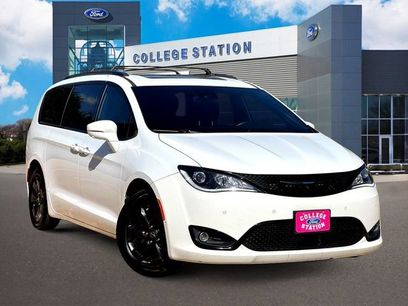 Used 2020 Chrysler Pacifica Limited w/ Advanced Safetytec Group