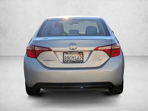 Used 2018 Toyota Corolla LE image 4