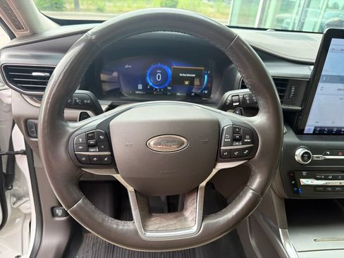 Used 2020 Ford Explorer Platinum w/ Premium Technology Package AWD/4WD image 9