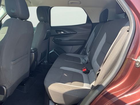 Used 2023 Chevrolet TrailBlazer LT FWD image 30