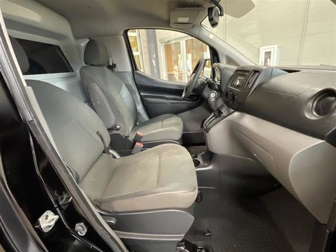 Used 2017 Nissan NV200 SV image 11