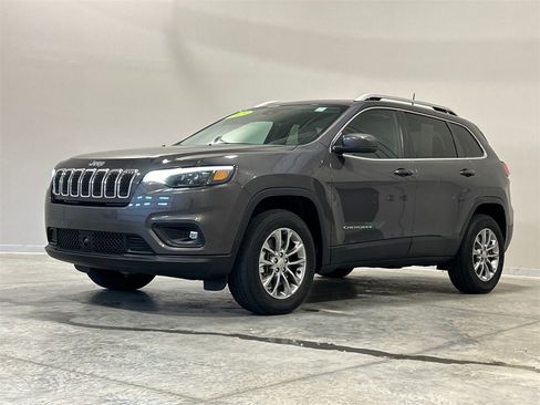 Used 2021 Jeep Cherokee Latitude Lux w/ Comfort/Convenience Group image 2