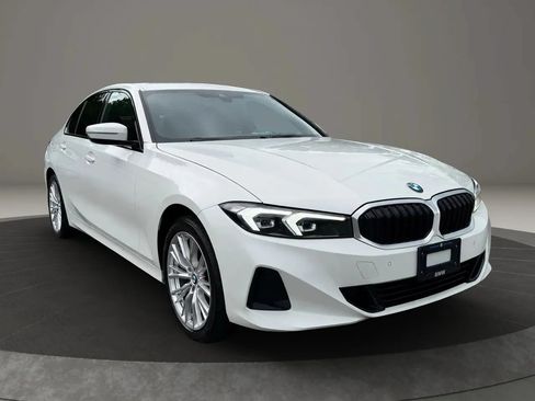 Used 2023 BMW 330i xDrive Sedan w/ Driving Assistance Package AWD/4WD image 3