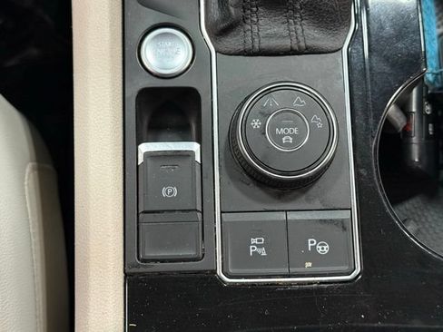 Used 2019 Volkswagen Atlas SEL Premium AWD/4WD image 33