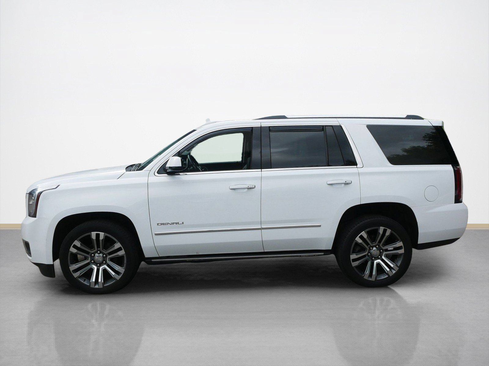 Used 2018 GMC Yukon Denali w/ Denali Ultimate Package AWD/4WD image 6
