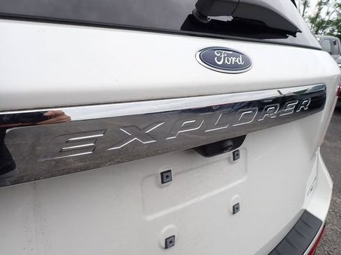 Used 2023 Ford Explorer XLT w/ Equipment Group 202A AWD/4WD image 5