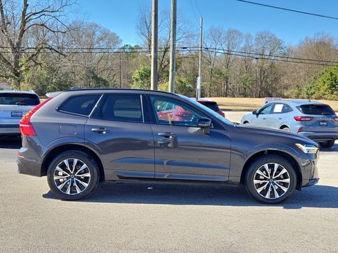 Used 2023 Volvo XC60 B5 Plus AWD/4WD image 11