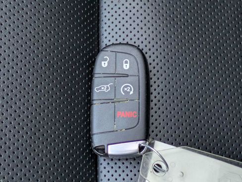 Certified 2018 Dodge Durango Citadel w/ Premium Entertainment Group AWD/4WD image 34