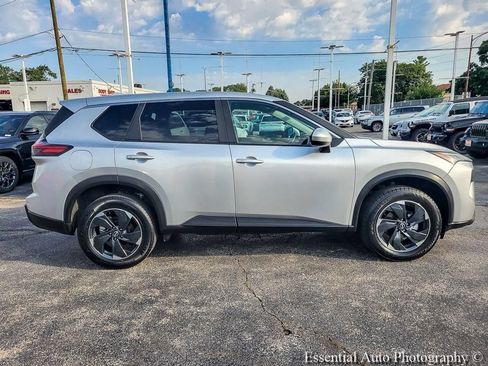 Used 2024 Nissan Rogue SV AWD/4WD image 15