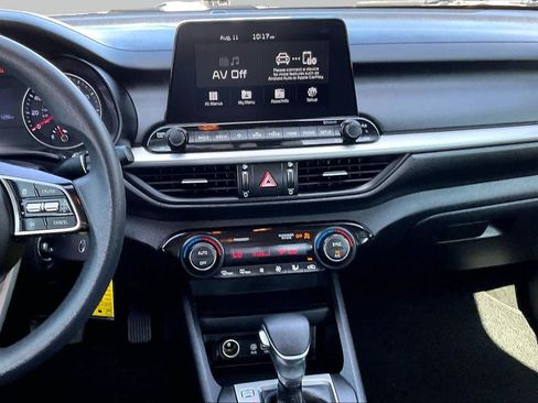 Used 2019 Kia Forte LXS FWD image 7