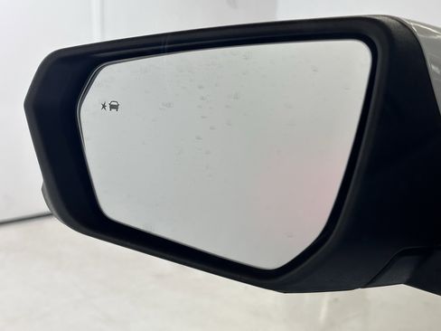 Used 2022 GMC Terrain SLT image 74