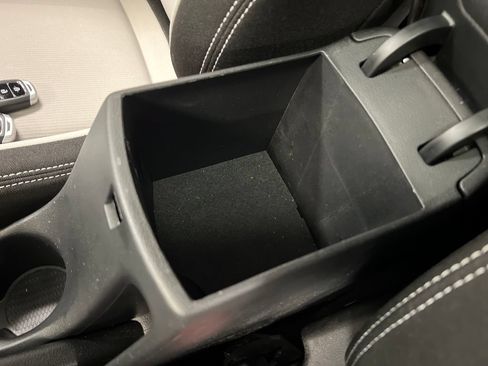 Used 2025 Hyundai Venue SEL FWD image 28