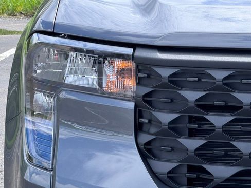 New 2026 Ford Maverick XL FWD image 4
