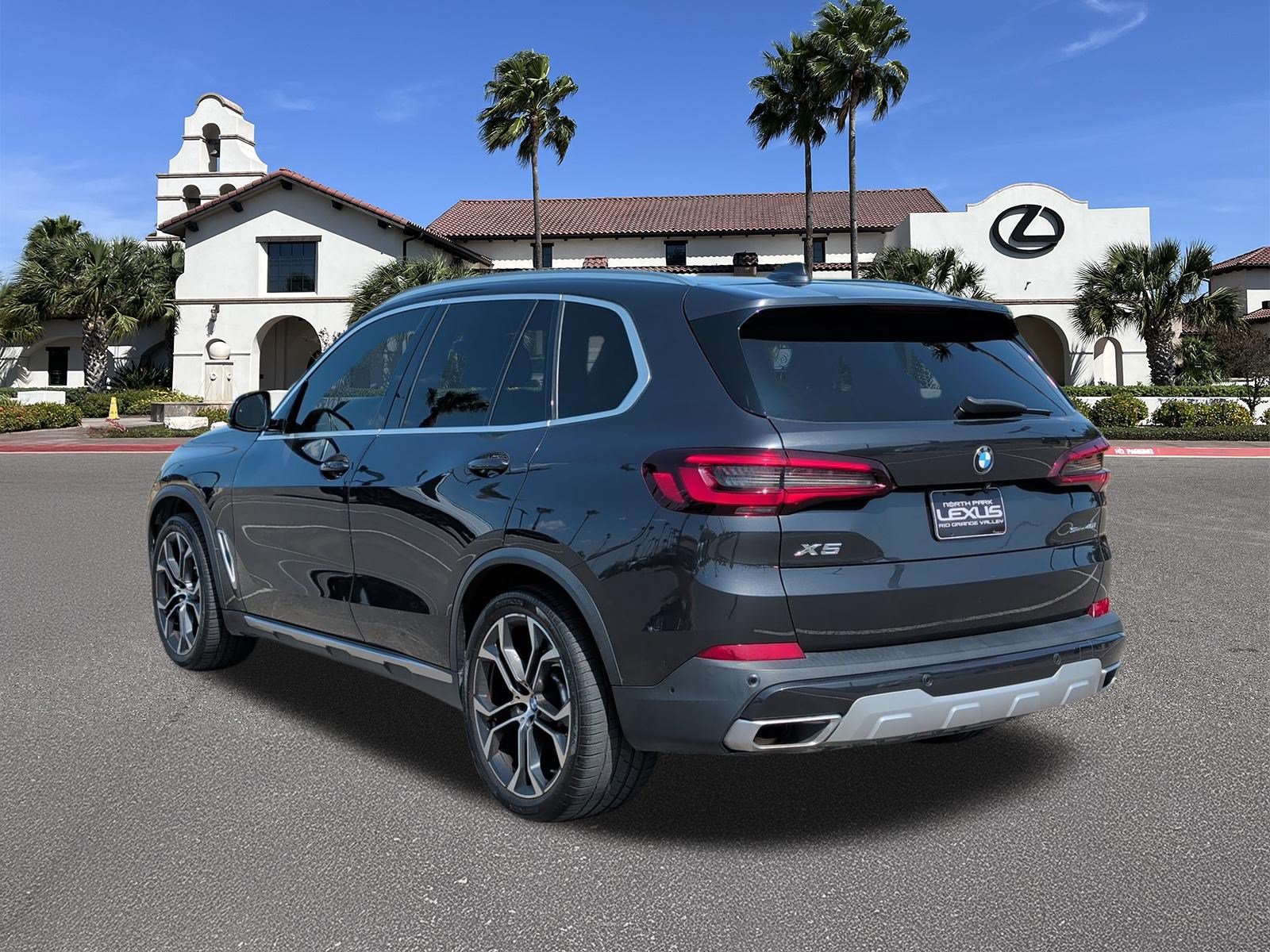 Used 2022 BMW X5 sDrive40i w/ Premium Package RWD image 4