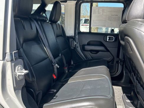 Used 2022 Jeep Wrangler Unlimited Rubicon 4xe w/ Cold Weather Group AWD/4WD image 14