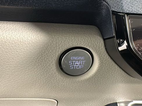 New 2026 Kia Carnival EX FWD image 25