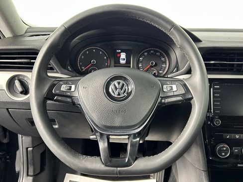 Used 2022 Volkswagen Passat 2.0T SE FWD image 22