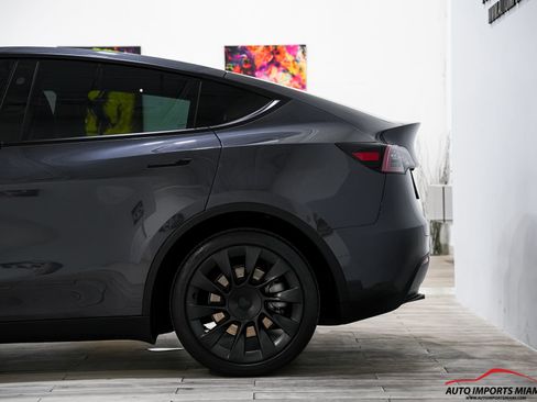 Used 2024 Tesla Model Y Long Range AWD/4WD image 15