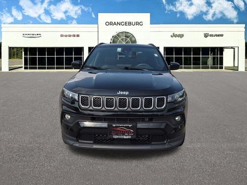 Used 2024 Jeep Compass Latitude AWD/4WD image 5